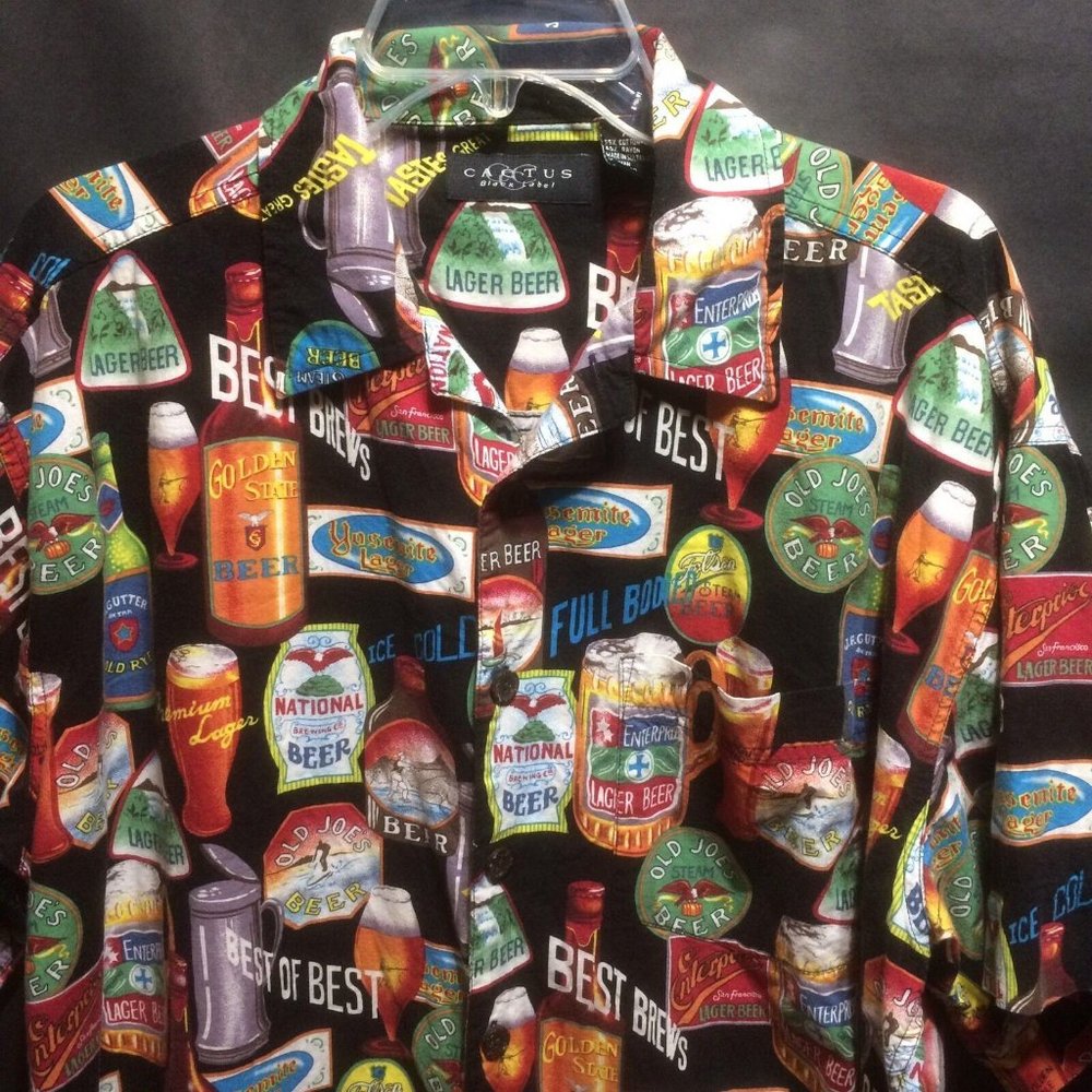 Hawaiian Shirt XL Beer Art Labels & Bottles Casual
